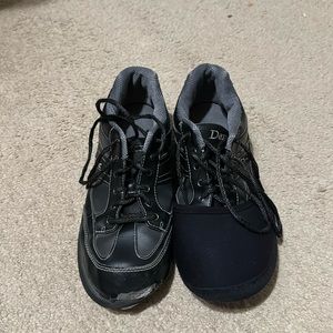 Men’s bowling shoes